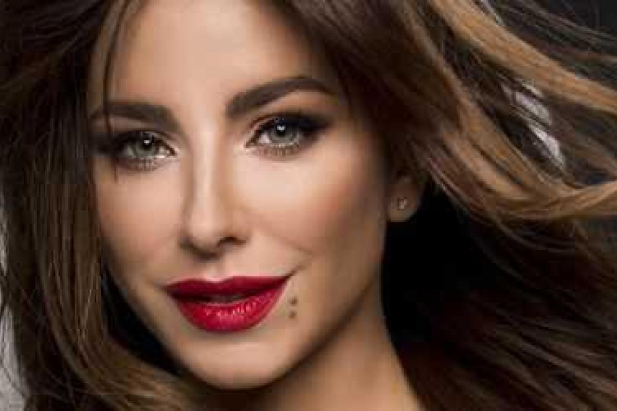 Певица Ани Лорак работает в России, делясь с поклонниками новыми фото с репетиций