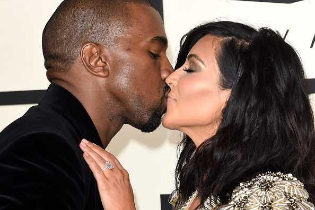 Ким Кардашьян в день родов получит от мужа в подарок уникальное ожерелье