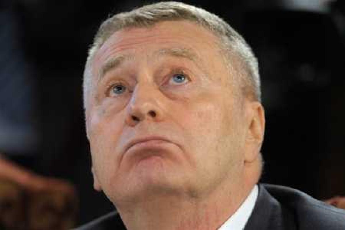 Преподаватель МГУ жестко поставил на место Жириновского, припомнив ему "липовую" диссертацию Преподаватель МГУ жестко поставил на место Жириновского, припомнив ему "липовую" диссертацию