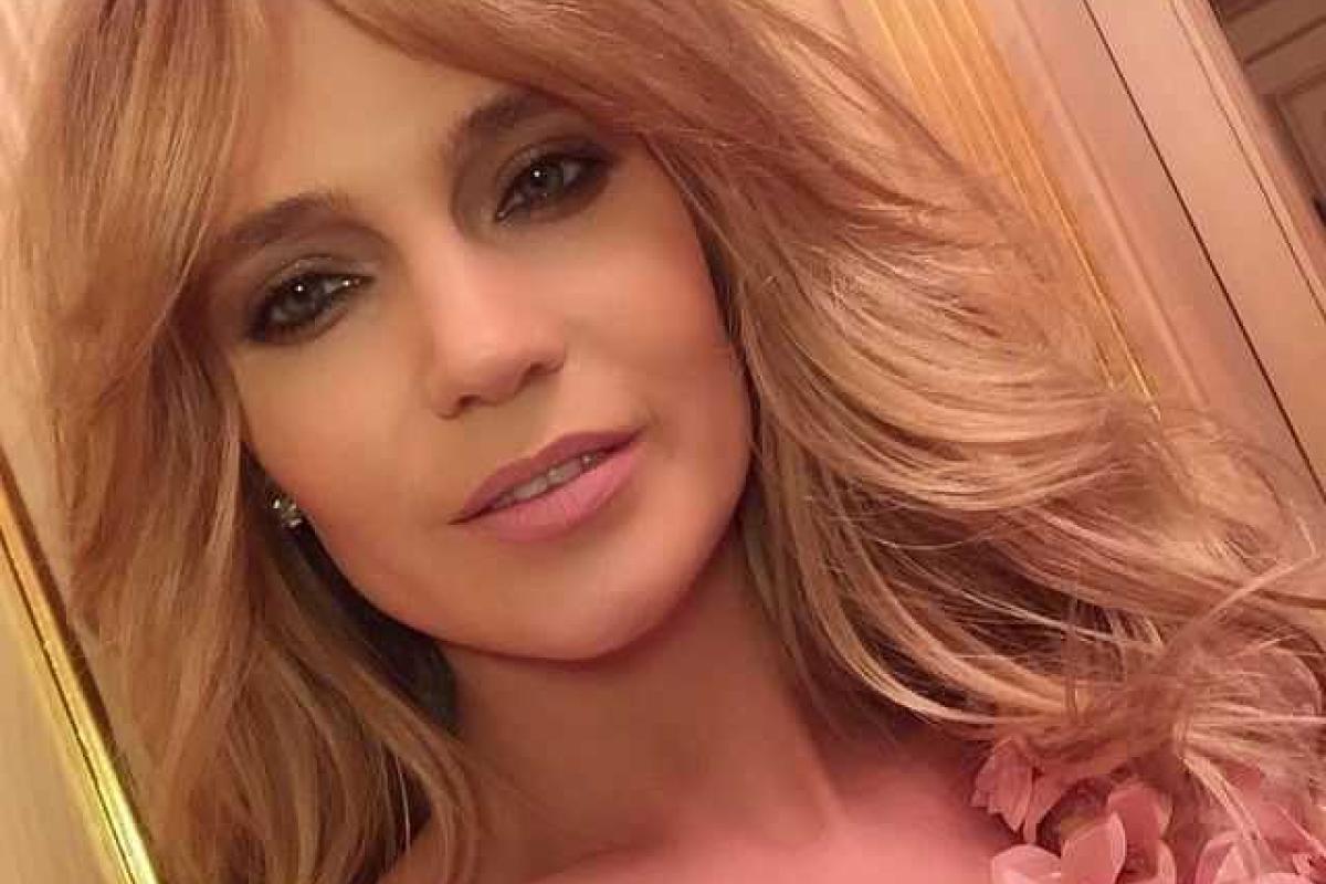 Глюкоза примерила на Хеллоуин ужасно привлекательный образ зомби