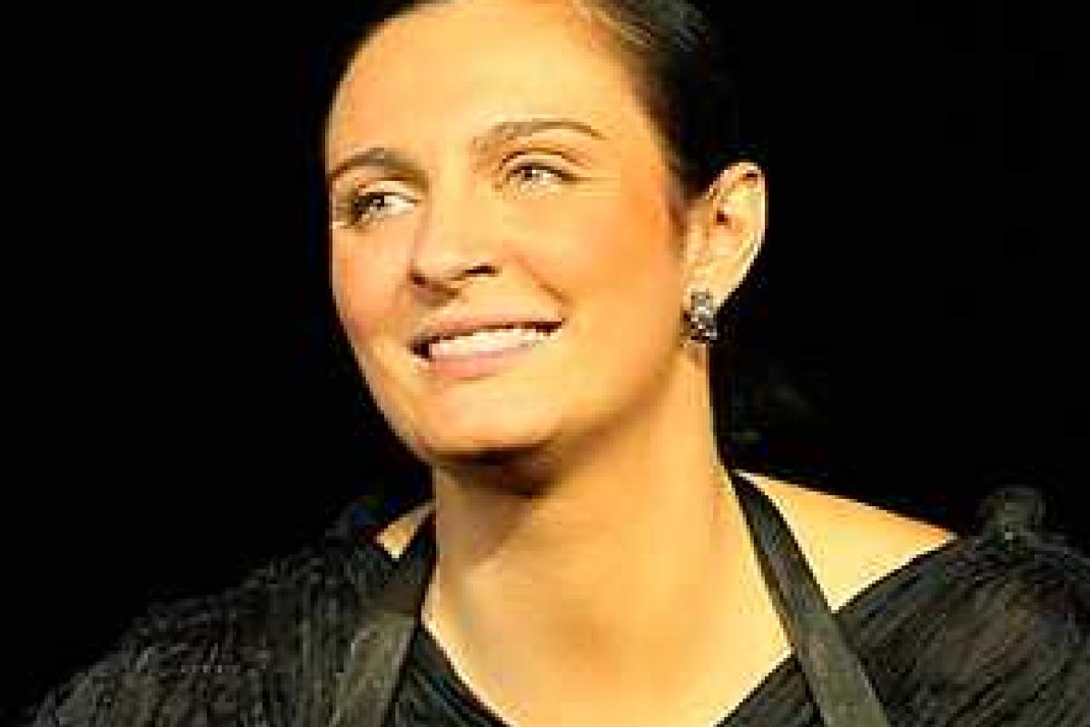 Елена Ваенга опровергает информацию о тяжелой болезни своего экс-супруга