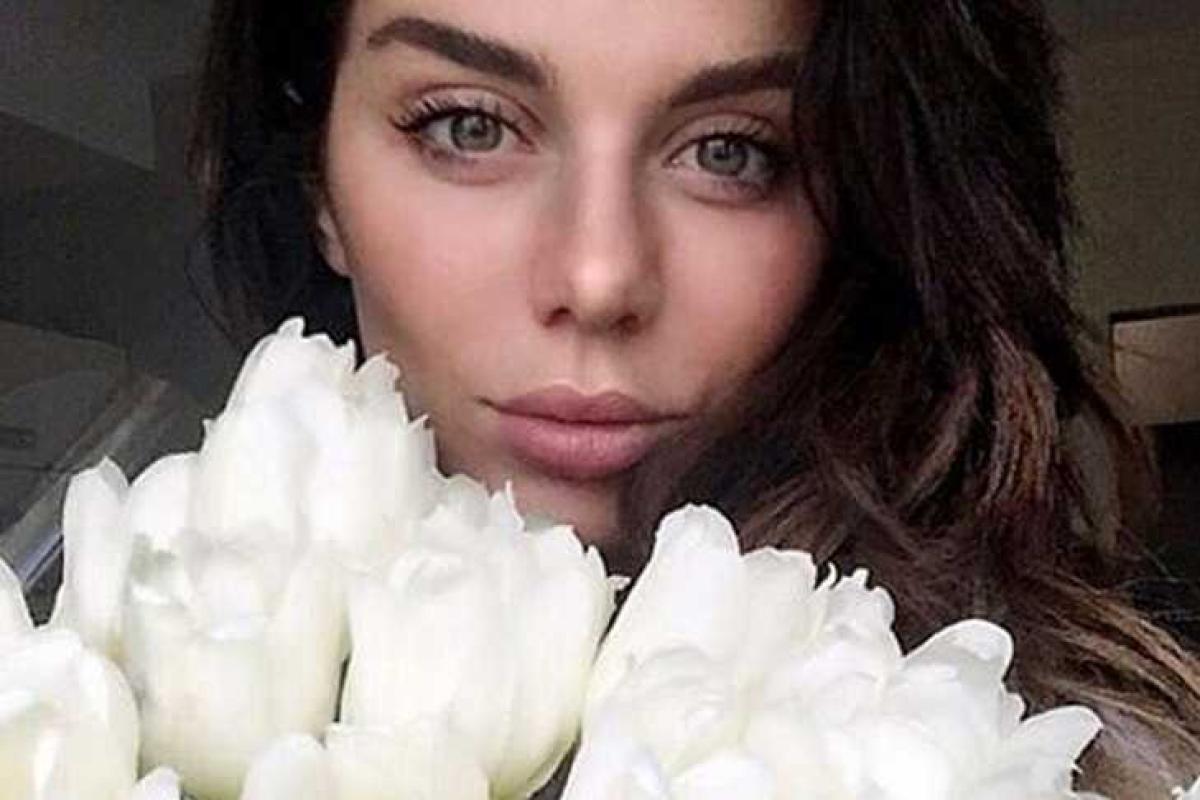 Певица Анна Седокова опровергла слухи о новом романе с молодым исполнителем