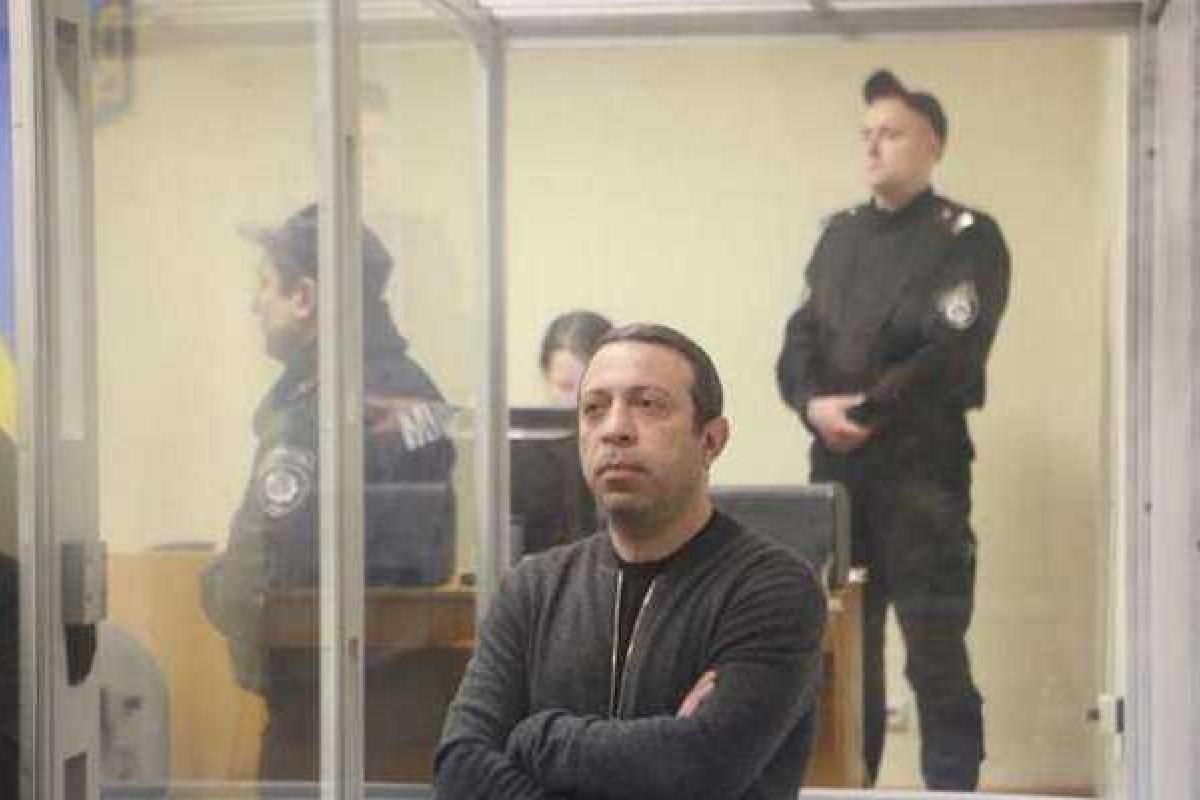 Защита просит суд отдать Корбана на поруки 17-ти депутатам