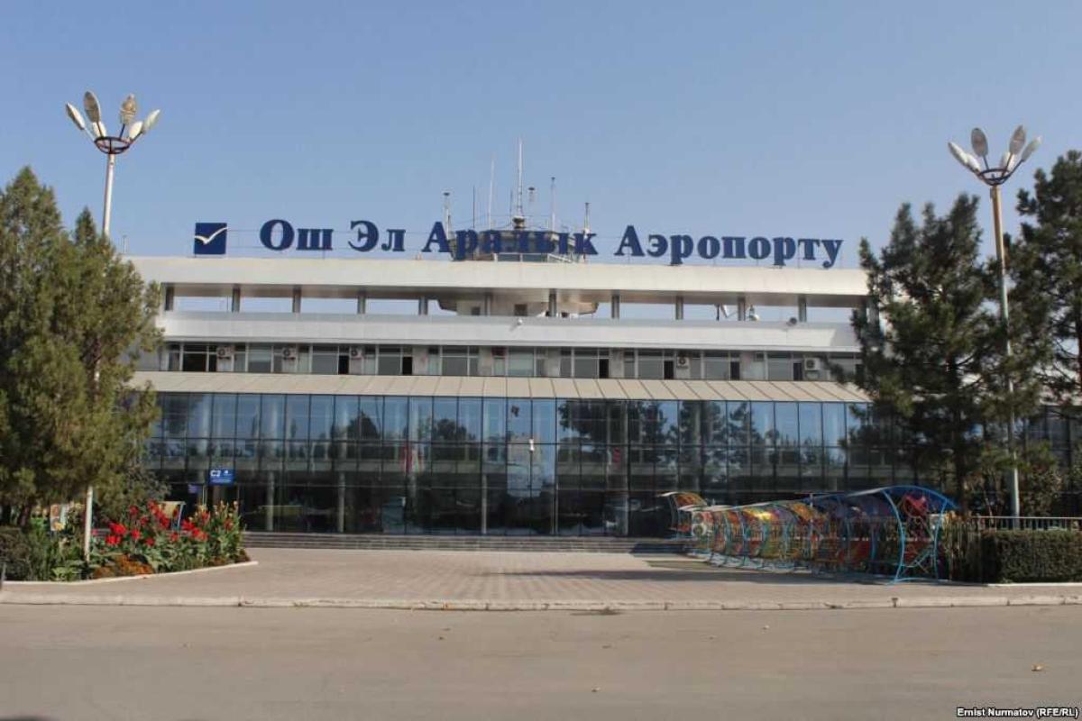 В Киргизии лайнер "Боинг-737" совершил жесткую аварийную посадку, есть пострадавшие В Киргизии лайнер "Боинг-737" совершил жесткую аварийную посадку, есть пострадавшие