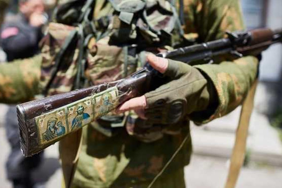 Боевики "ЛНР" продолжают случайно находить трупы своих "коллег" Боевики "ЛНР" продолжают случайно находить трупы своих "коллег"