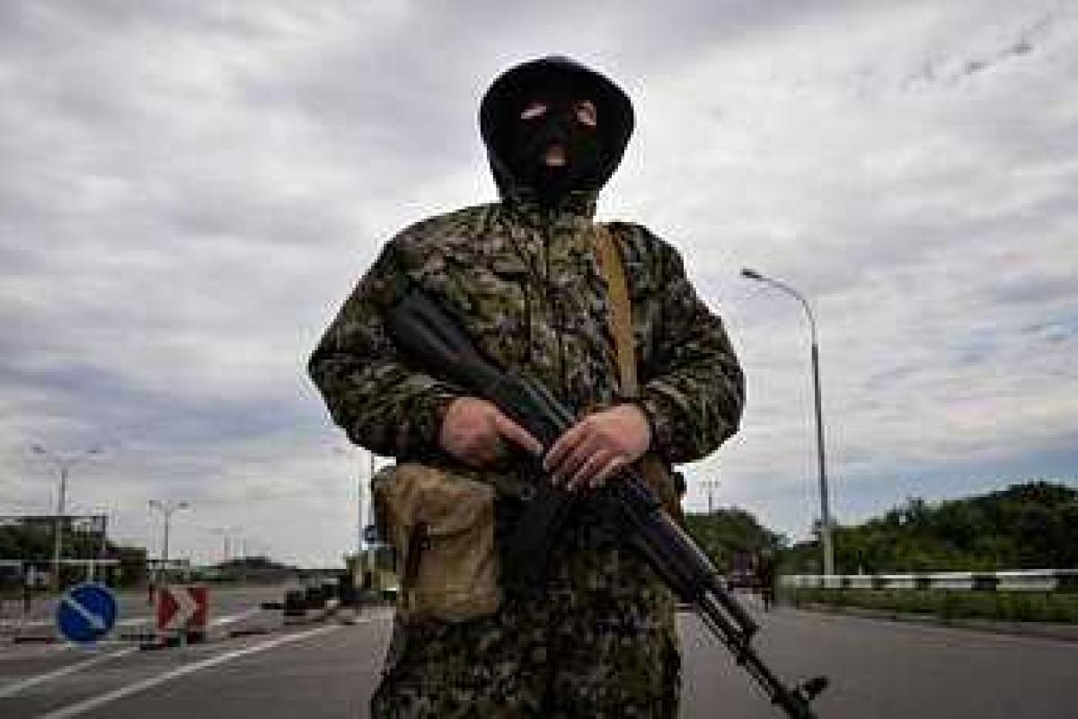 В Антраците боевики ограбили и до смерти забили таксиста, оставив труп в брошенном авто В Антраците боевики ограбили и до смерти забили таксиста, оставив труп в брошенном авто