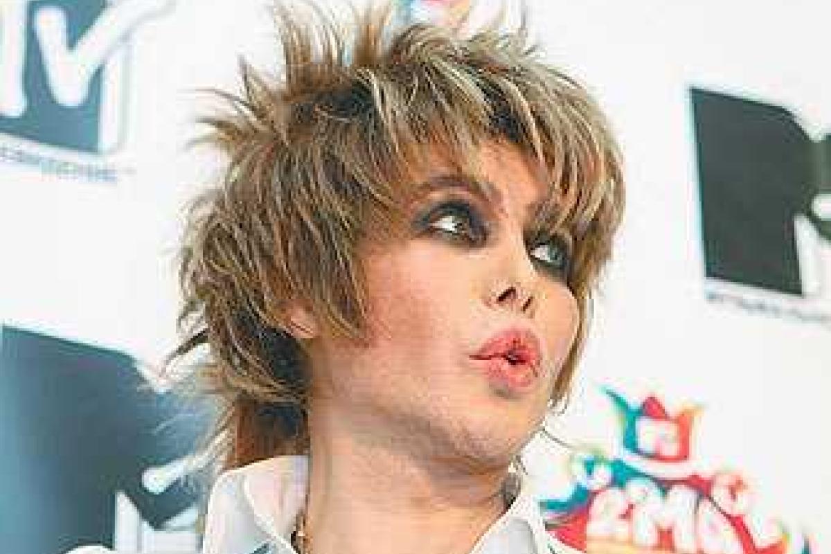 Жители Иркутска сорвали концерт Сергея Зверева, не выкупив и половины билетов