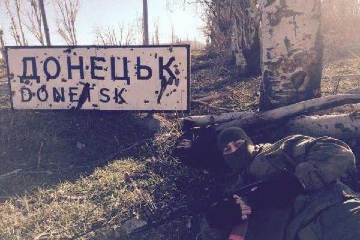 В аэропорту Донецка идет сильный бой с применением танков и артиллерии В аэропорту Донецка идет сильный бой с применением танков и артиллерии