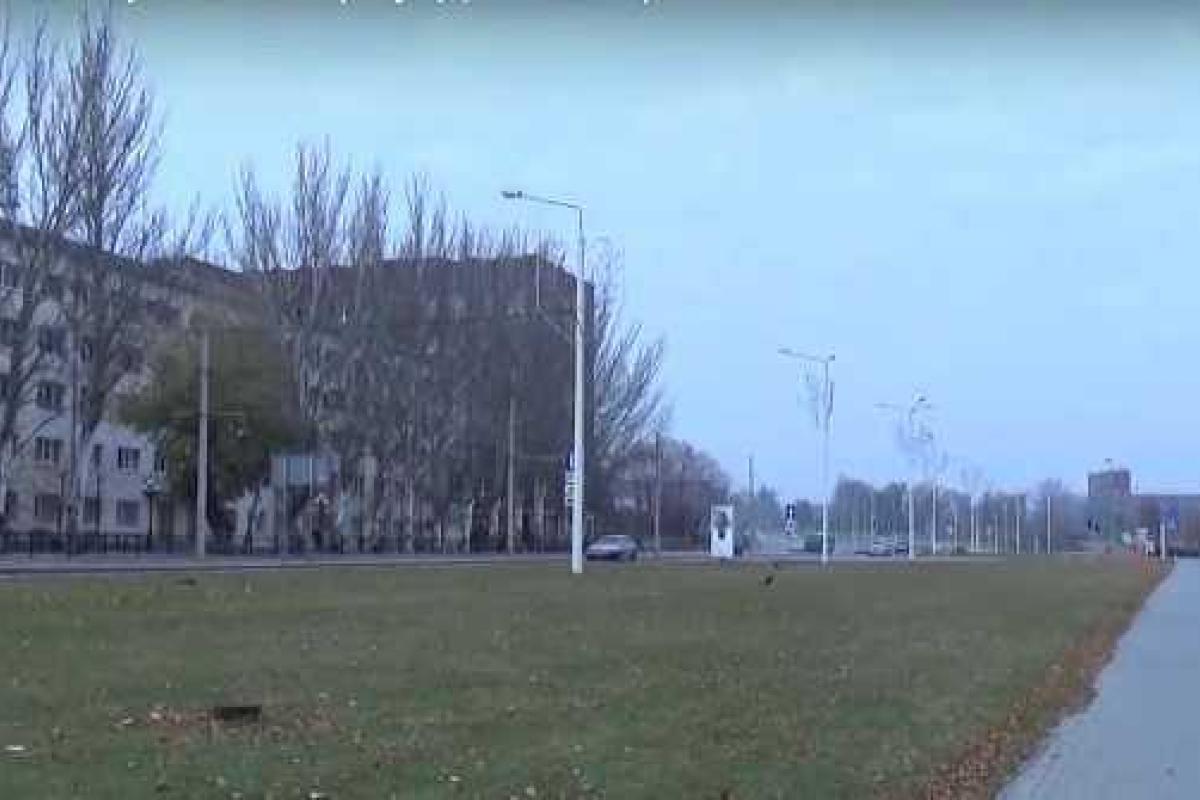 Донецк, в котором когда-то кипела жизнь, превращается в безлюдный город-призрак Донецк, в котором когда-то кипела жизнь, превращается в безлюдный город-призрак