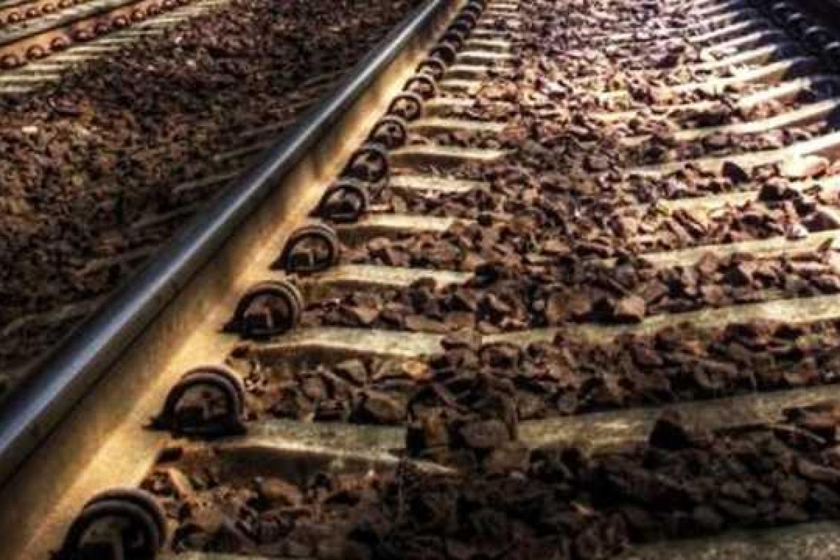 В Киеве под колеса скоростного поезда попал человек - СМИ В Киеве под колеса скоростного поезда попал человек - СМИ