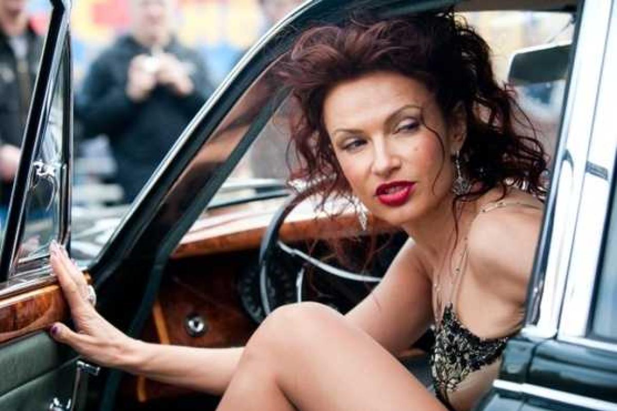 Актриса Эвелина Бледанс, отдыхая в Таиланде, решила усыновить местного малыша