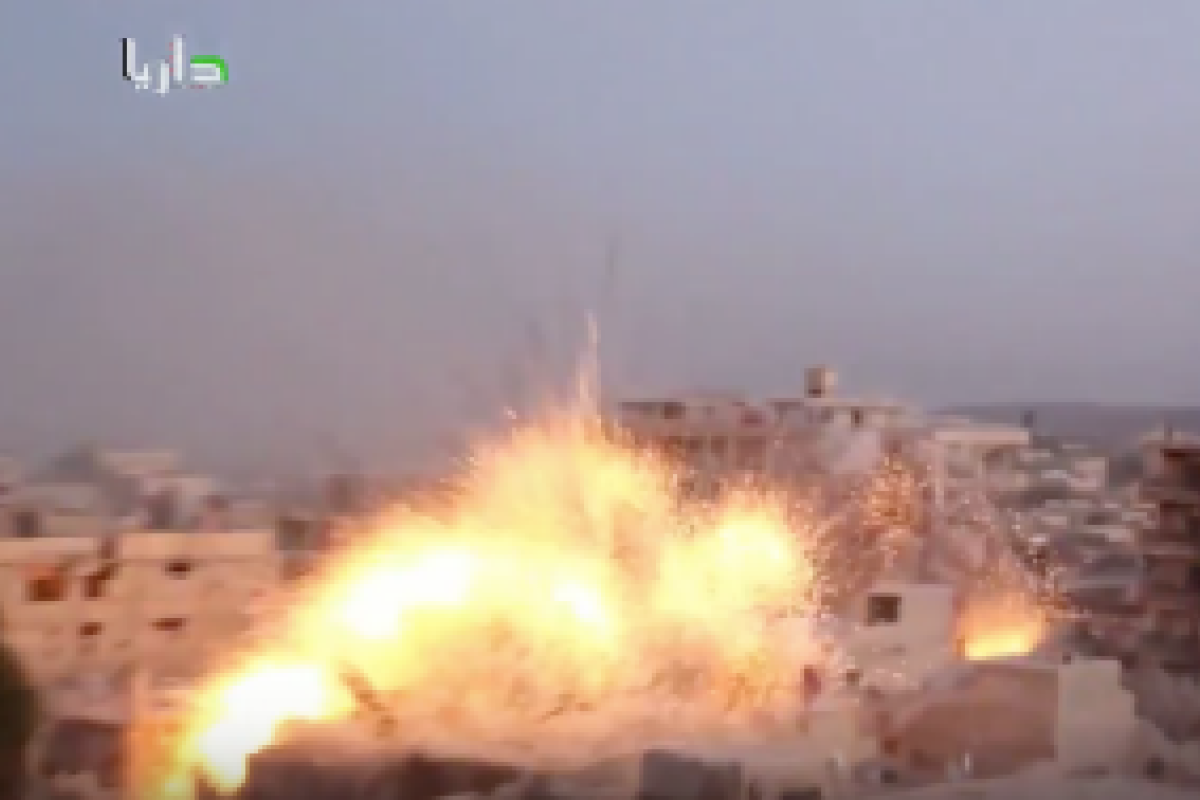 Войска Асада и российские "освободители" стирают сирийские города с лица земли. Видео