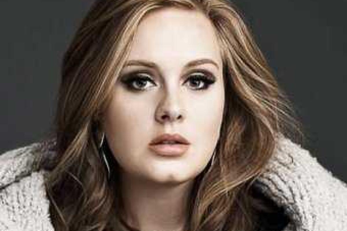 Певицу Адель обвинили в плагиате песни американского исполнителя Тома Уэйтса