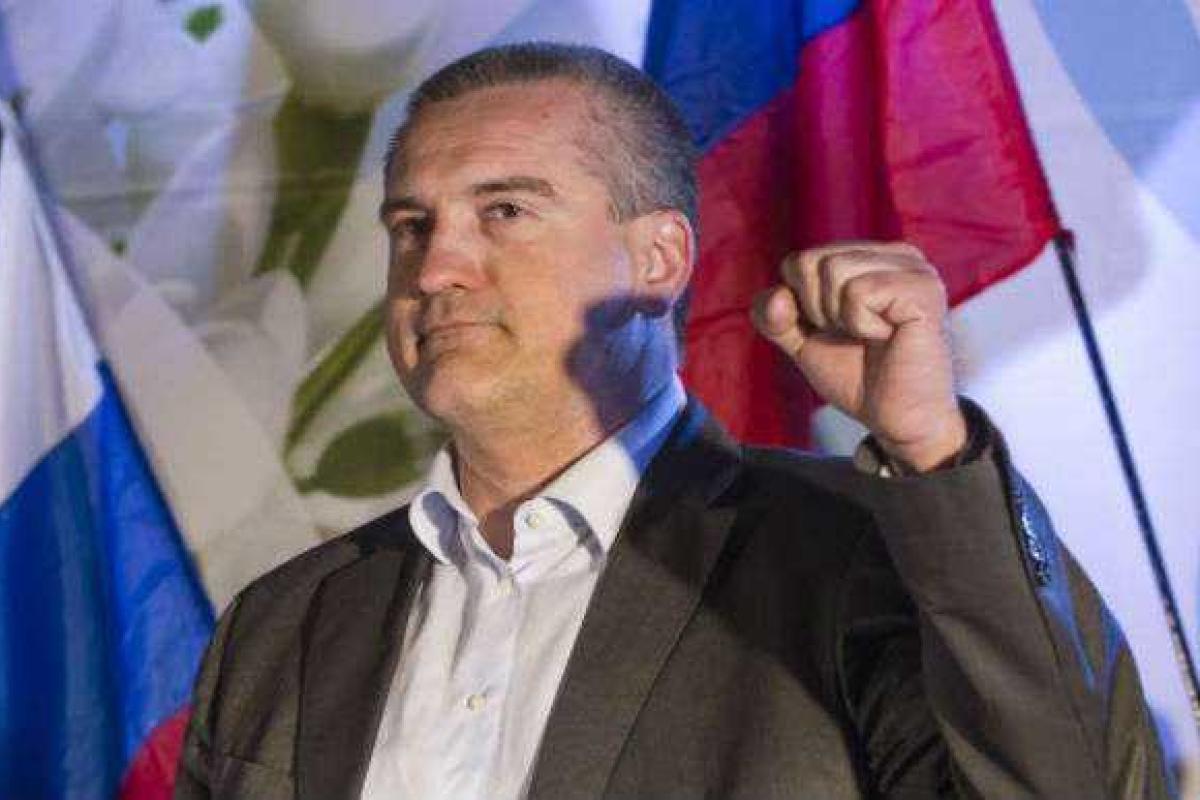 Политолог: Кремль "зачистит" самопровозглашенную власть Крыма Политолог: Кремль "зачистит" самопровозглашенную власть Крыма