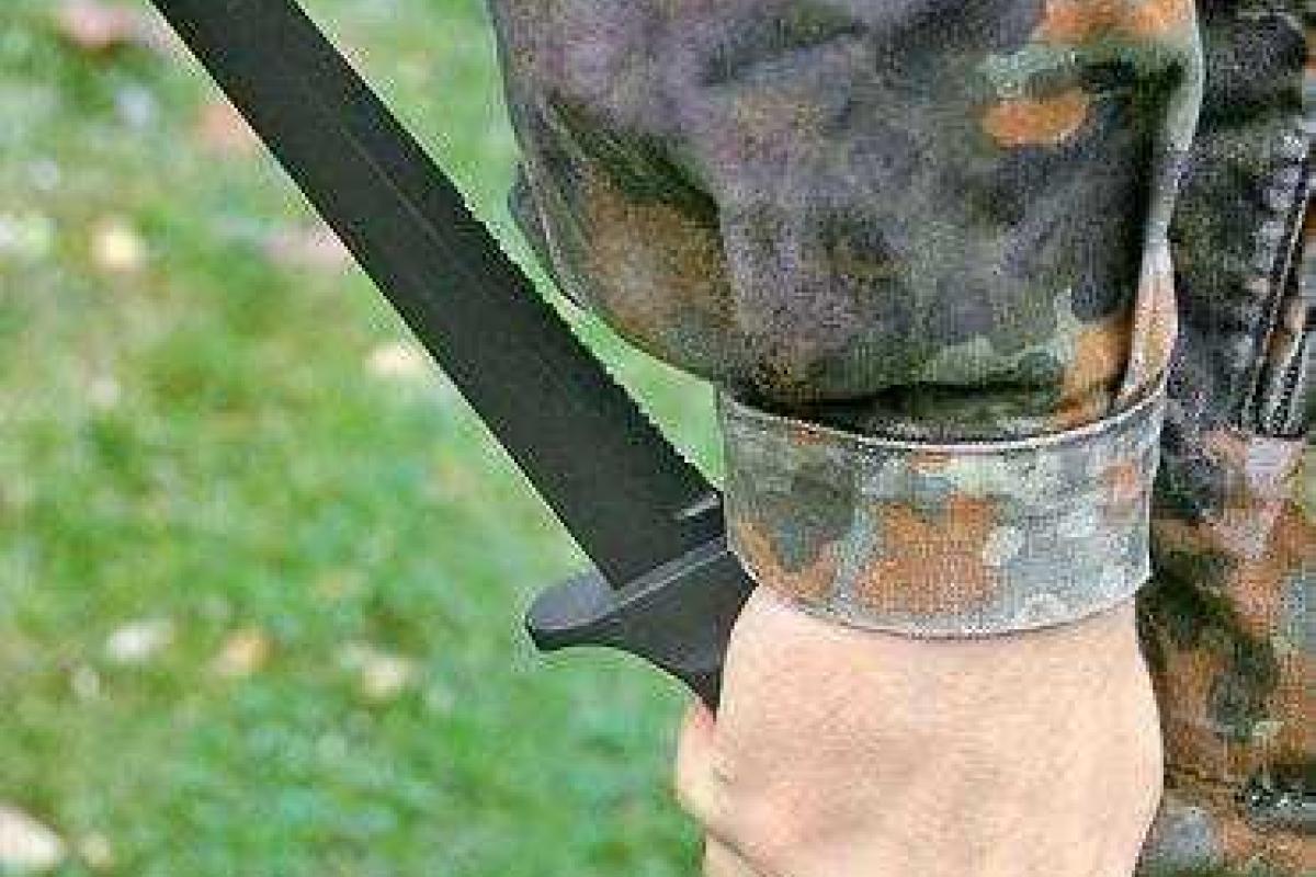 На улицы Макеевки "на охоту" выходит убийца, одетый в военную униформу "армии ДНР" На улицы Макеевки "на охоту" выходит убийца, одетый в военную униформу "армии ДНР"