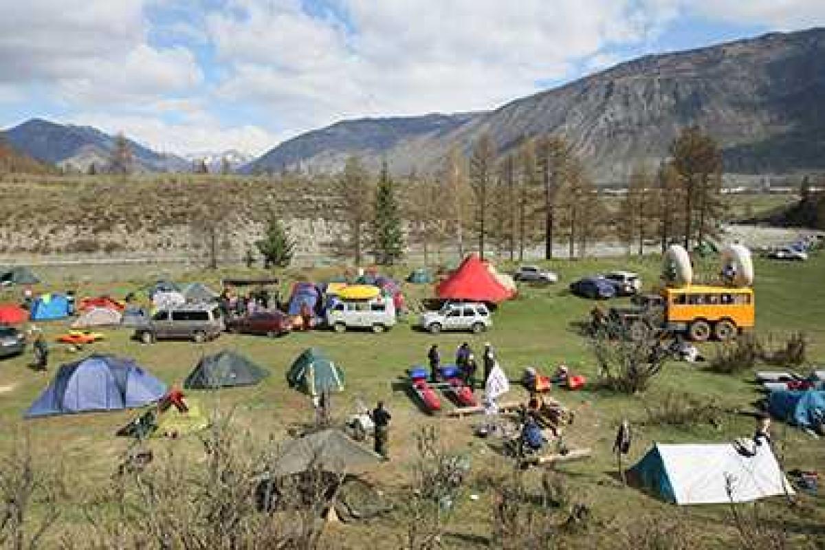 Эдуард Лимонов призывает россиян вместо Турции, Египта и Европы отдыхать на Алтае и в Бурятии Эдуард Лимонов призывает россиян вместо Турции, Египта и Европы отдыхать на Алтае и в Бурятии