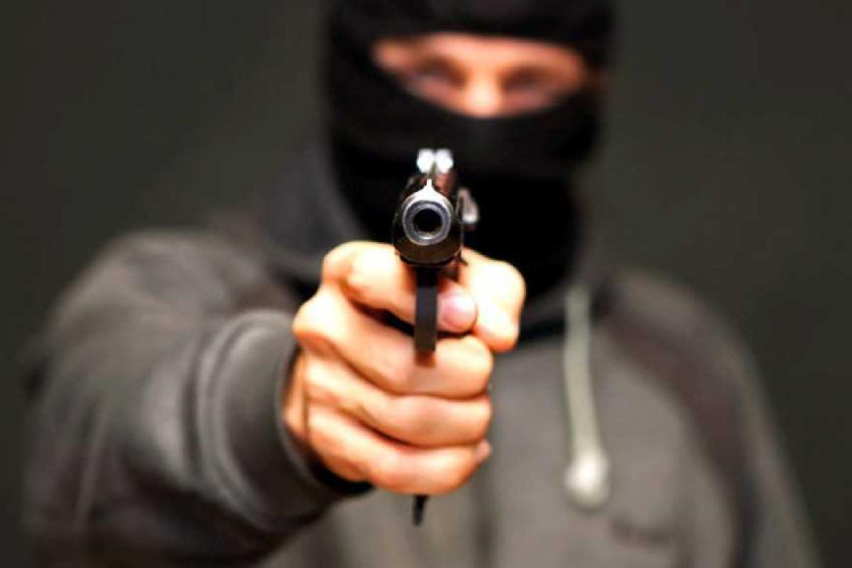 В столице на отделение банка совершен вооруженный налет В столице на отделение банка совершен вооруженный налет