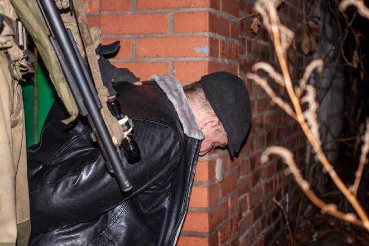 В Славянске СБУ задержала "майора военной полиции" НВФ "ДНР" В Славянске СБУ задержала "майора военной полиции" НВФ "ДНР"