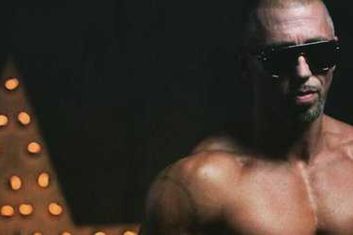 Рэпер Серега бросил семью, переехал в Москву, взял новый псевдоним и поменял внешность 