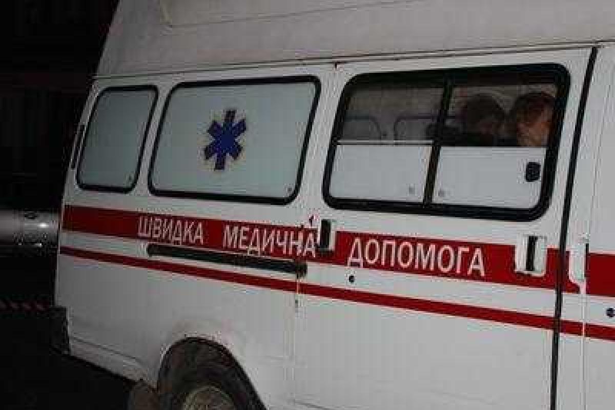 Мариупольские медики борются за жизнь бойца Нацгвардии, получившего тяжелое ранение головы