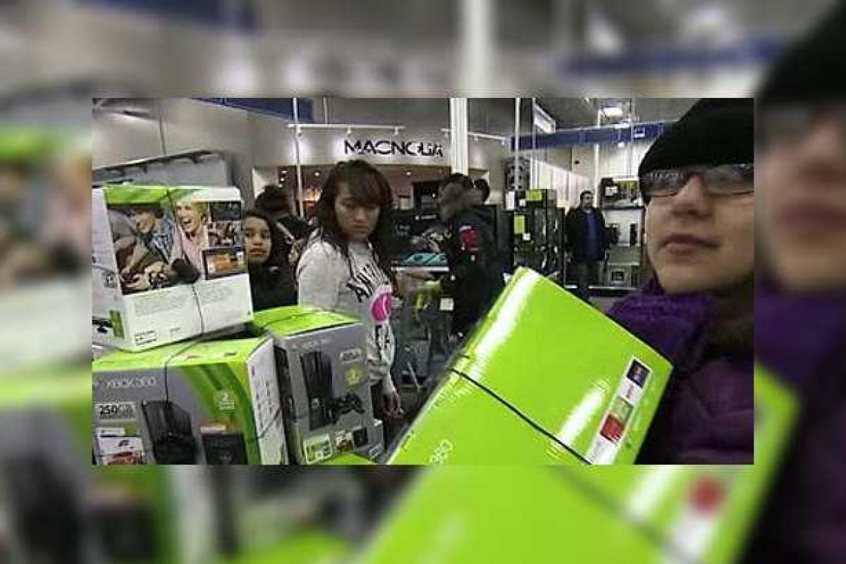 В США "черная пятница" принесла огромную прибыль интернет-магазинам и супермаркетам В США "черная пятница" принесла огромную прибыль интернет-магазинам и супермаркетам