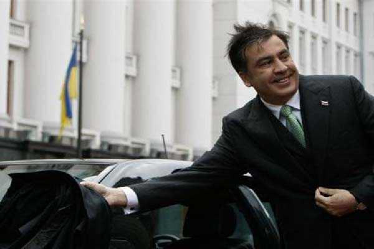 Журналисты рассказали и показали на каких авто приехали участники Антикоррупционного форума Журналисты рассказали и показали на каких авто приехали участники Антикоррупционного форума