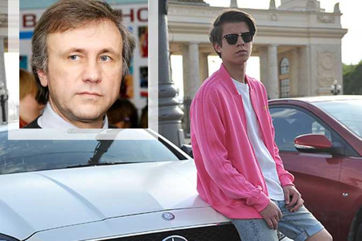 Россиян шокировал провокационный ролик внука хабаровского миллиардера: "Убить собаку за деньги" Россиян шокировал провокационный ролик внука хабаровского миллиардера: "Убить собаку за деньги"