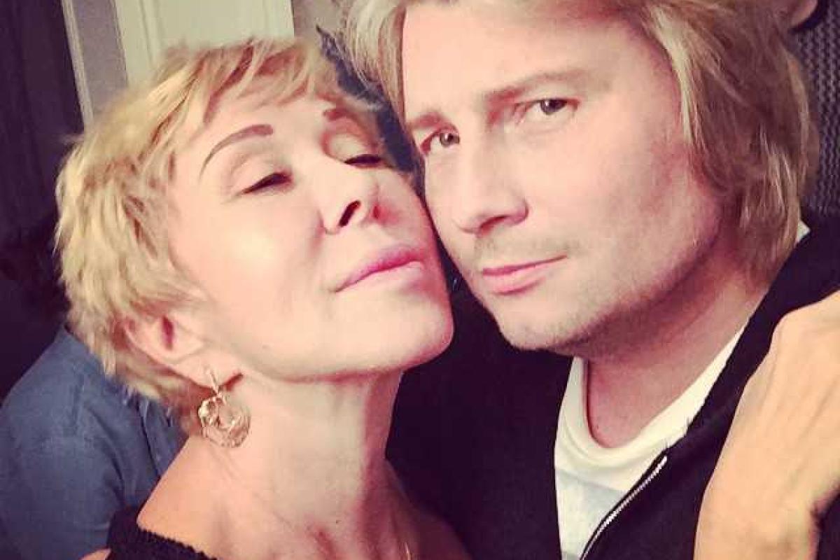 Певец Николай Басков подарил Любови Успенской сумку из крокодиловой кожи