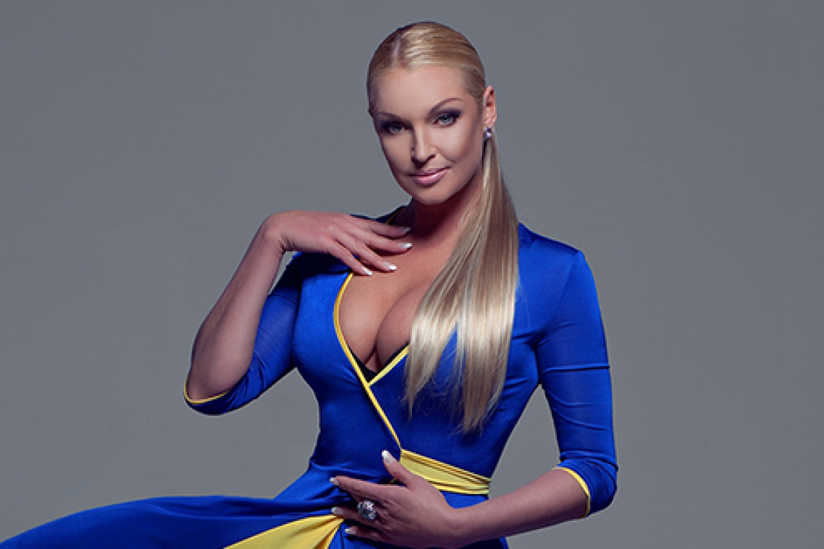 Балерина Анастасия Волочкова покорила поклонников изысканным нарядом