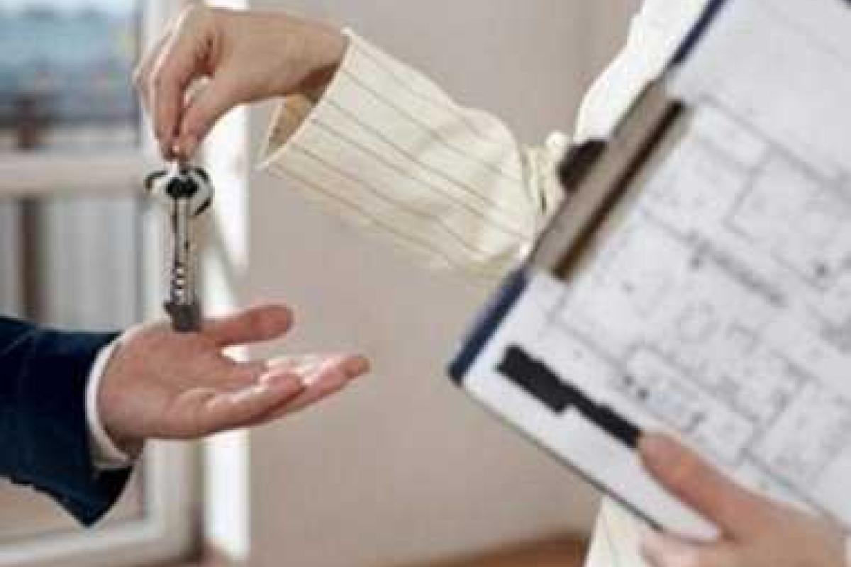 Россияне массово скупают квартиры в оккупированном Донецке: едут целыми семьями, чтобы надолго "окопаться" в городе Россияне массово скупают квартиры в оккупированном Донецке: едут целыми семьями, чтобы надолго "окопаться" в городе