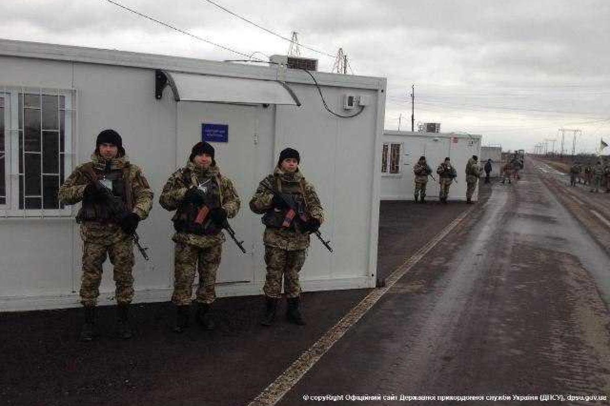 Через новый КПП "Марьинка" за день могут пройти 10 тысяч человек и 5 тысяч машин Через новый КПП "Марьинка" за день могут пройти 10 тысяч человек и 5 тысяч машин