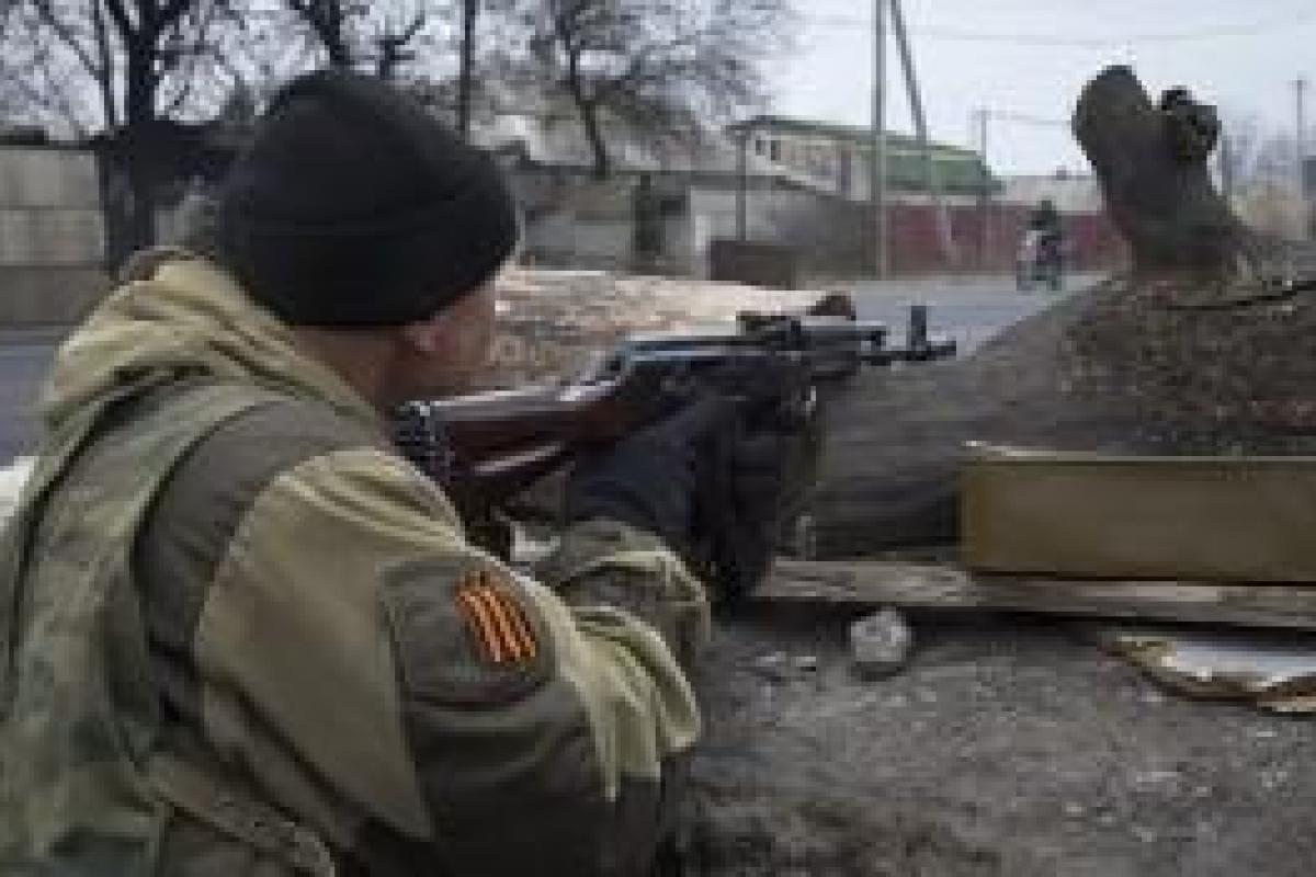 Снегирев: боевики "ЛНР" получают запрещенные боеприпасы и маскируют на своей территории тяжелую бронетехнику Снегирев: боевики "ЛНР" получают запрещенные боеприпасы и маскируют на своей территории тяжелую бронетехнику