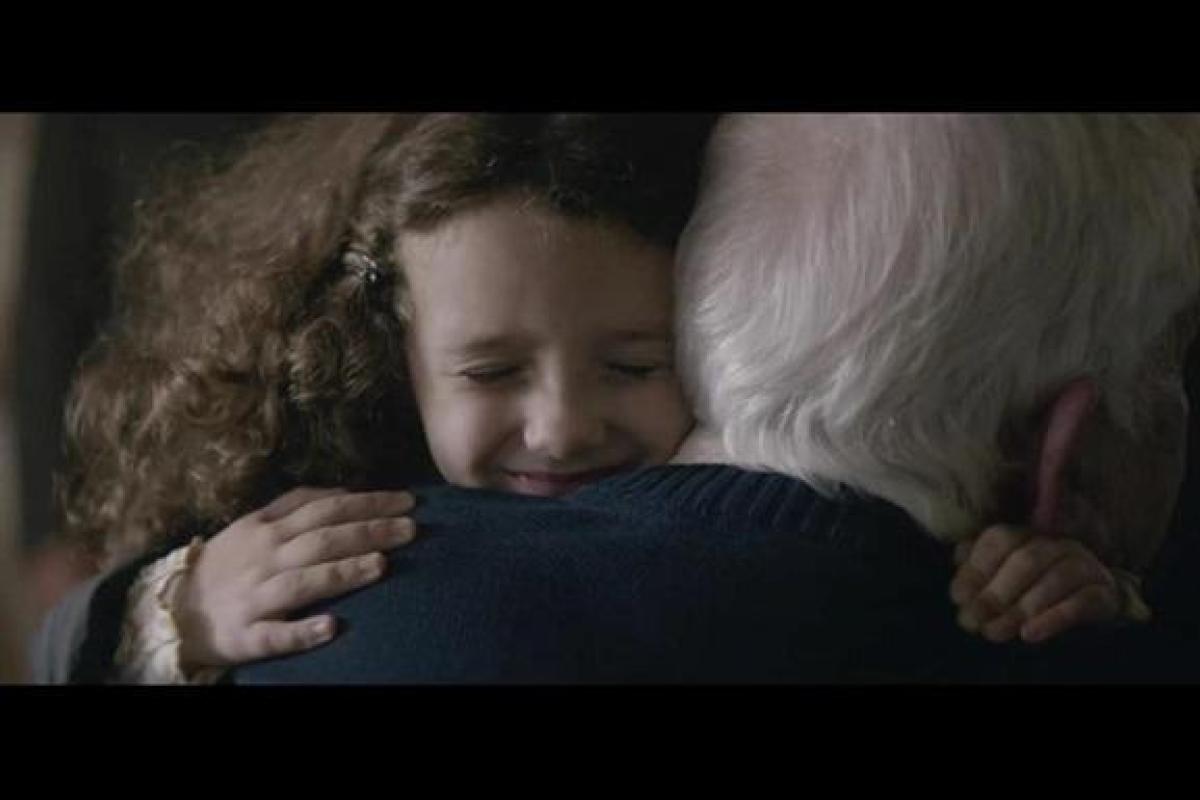 Рождественский видеоролик растрогал до слез пользователей Сети