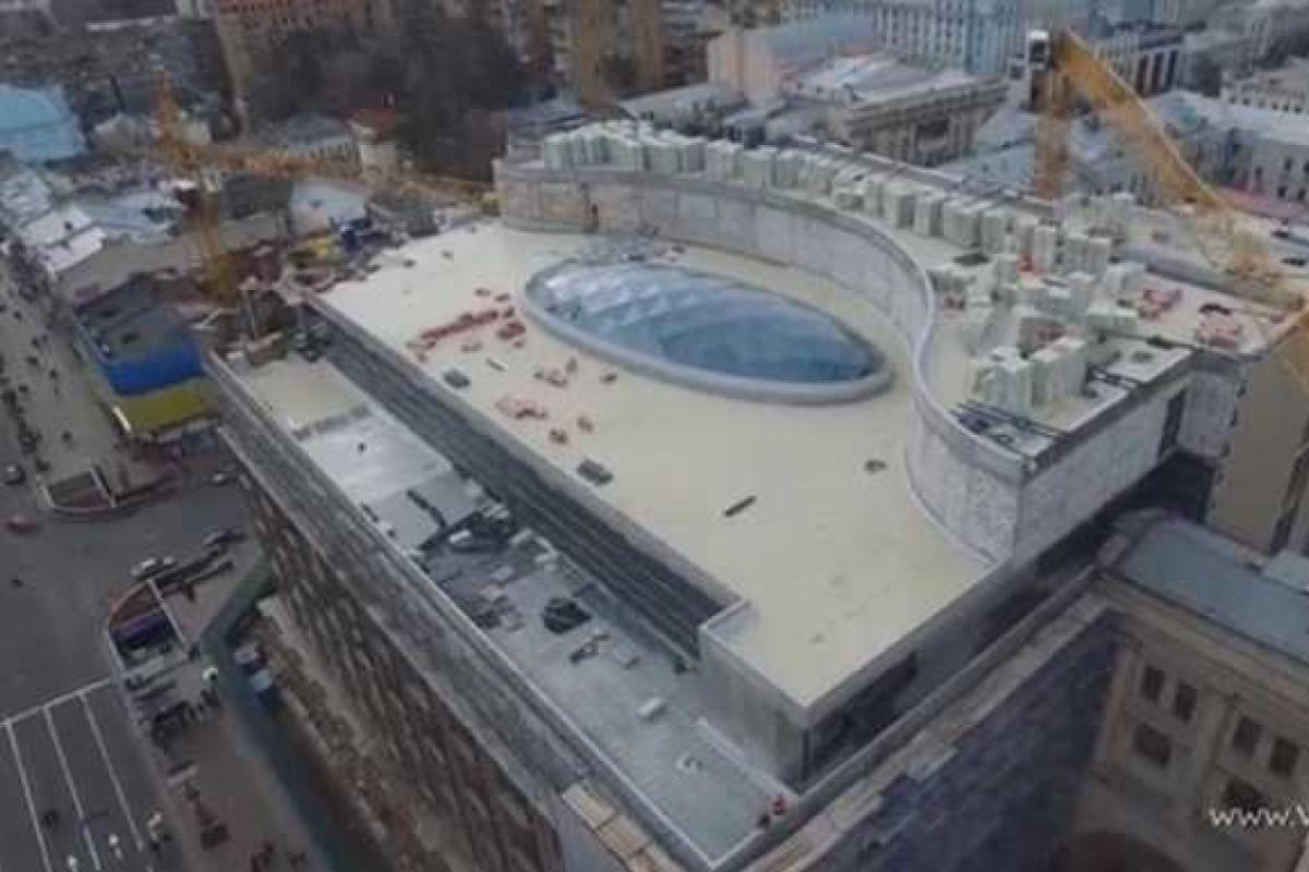 В Сети появилось видео отреставрированного стеклянного купола киевского ЦУМА с высоты птичьего полета 