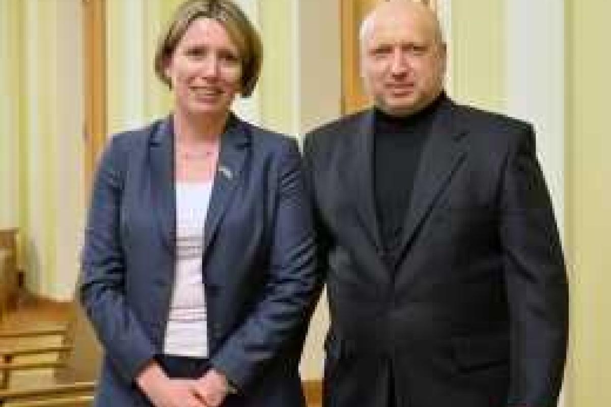 Турчинов провел встречу с Чрезвычайным и Полномочным послом Великобритании