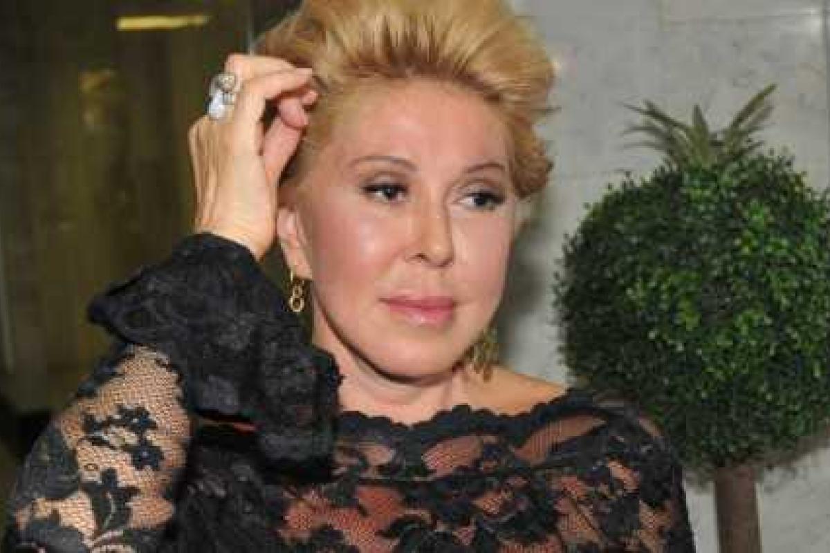 Певица Любовь Успенская покорила поклонников снимками с "Новогоднего огонька"