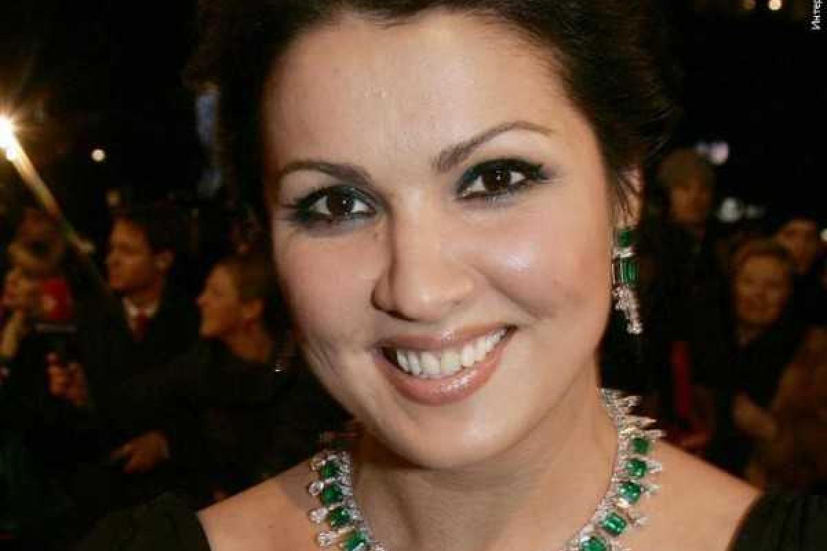 Оперная дива Анна Нетребко порадовала фанатов первым свадебным фото