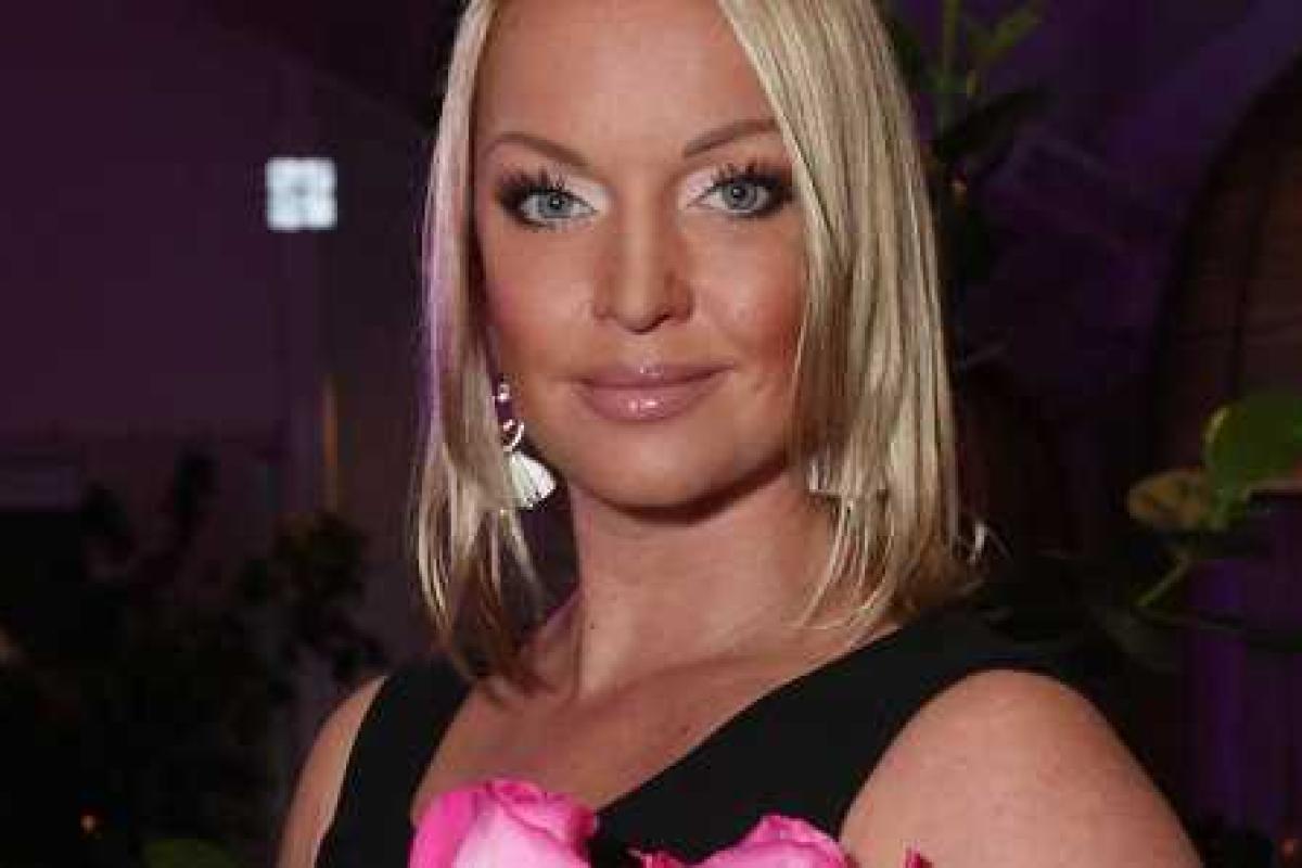 Анастасия Волочкова поразила фанатов шикарной "новой" грудью