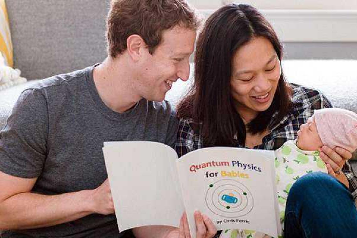 Основатель "Facebook" миллиардер Марк Цукерберг показал новый снимок новорожденной дочери Основатель "Facebook" миллиардер Марк Цукерберг показал новый снимок новорожденной дочери