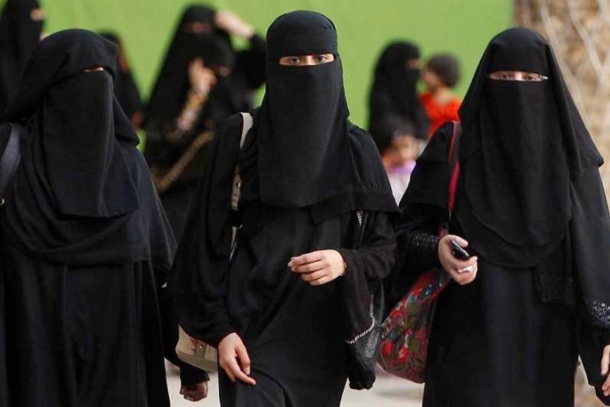 В Саудовской Аравии в качестве кандидатов на муниципальных выборах были зарегистрированы 978 женщин В Саудовской Аравии в качестве кандидатов на муниципальных выборах были зарегистрированы 978 женщин