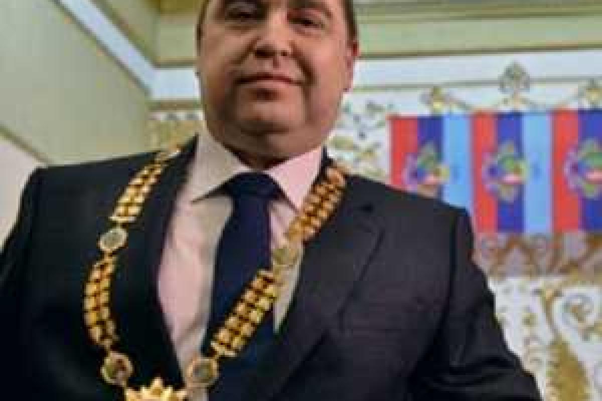 Кадровые перестановки в "ЛНР" - это целенаправленное усиление роли "военных" во власти - российский блогер Кадровые перестановки в "ЛНР" - это целенаправленное усиление роли "военных" во власти - российский блогер