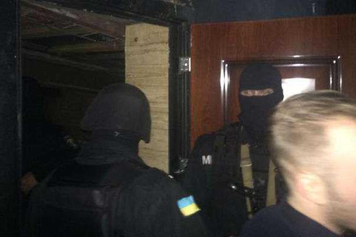 Найем: Столичная полиция провела рейд в арт-клубе, в итоге - избиты и незаконно обысканы посетители Найем: Столичная полиция провела рейд в арт-клубе, в итоге - избиты и незаконно обысканы посетители