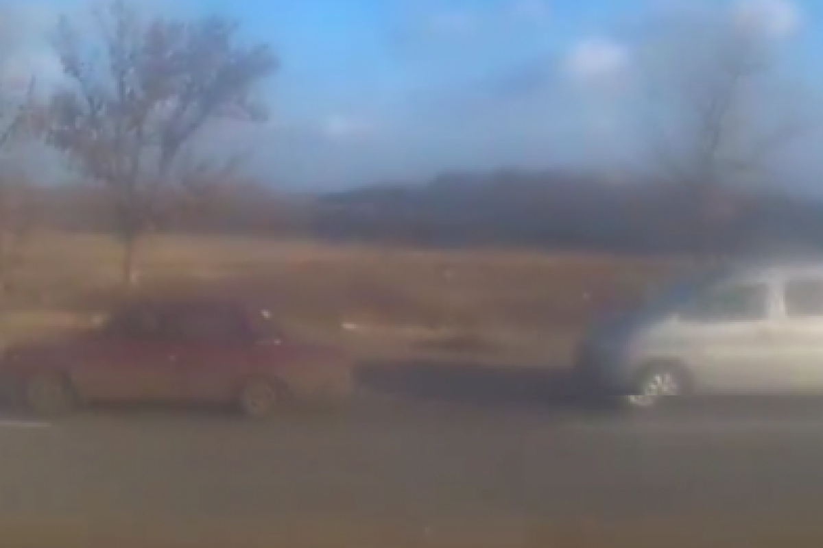 На КПВВ "Новотроицкое" образовались огромные очереди из автомобилей - очевидцы