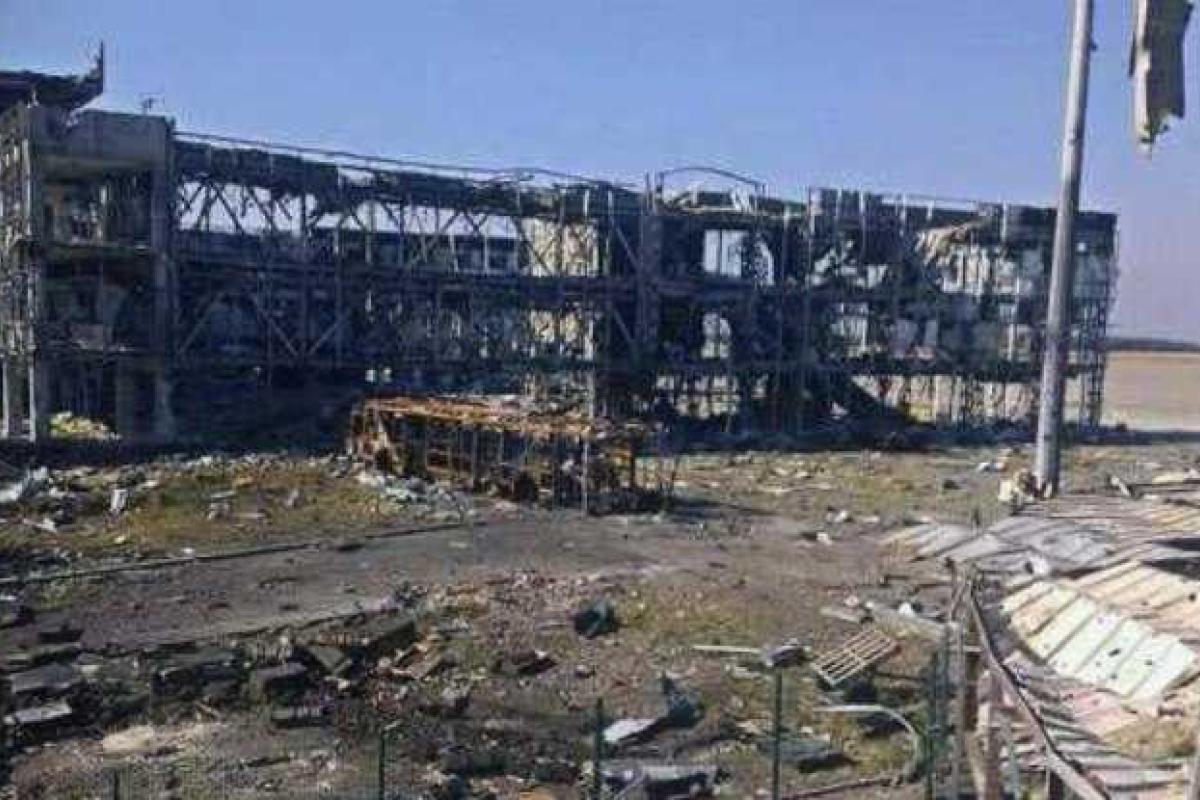 В районе Донецкого аэропорта раздаются стрельба и взрывы - соцсети В районе Донецкого аэропорта раздаются стрельба и взрывы - соцсети