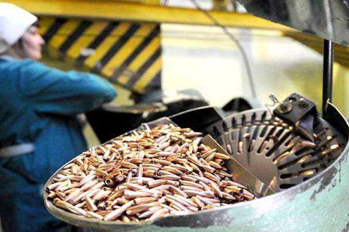 Боевики "ДНР" и "ЛНР" наладили на своей территории производство оружия и боеприпасов Боевики "ДНР" и "ЛНР" наладили на своей территории производство оружия и боеприпасов