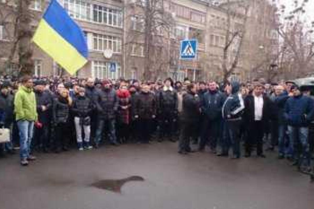 Бутусов: В Киеве начинается ментовский Майдан