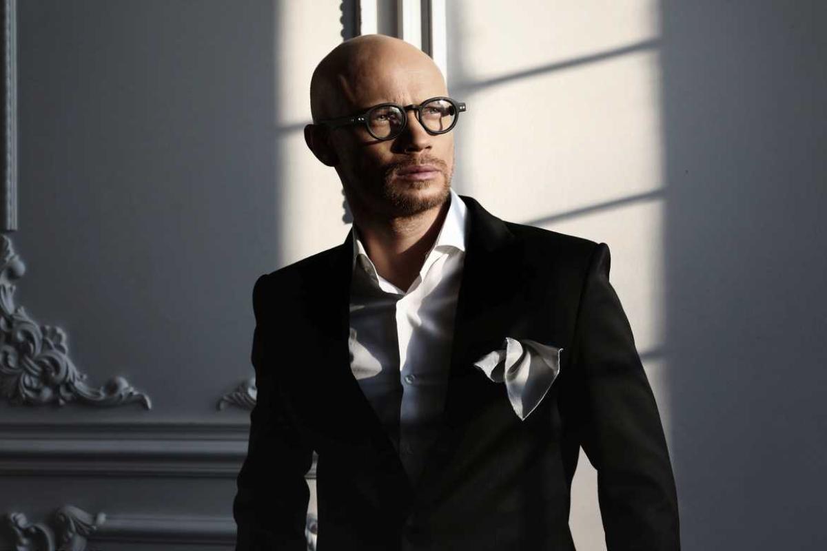 Комик из "Comedy Women" подрался в дорожной пробке на московской улице