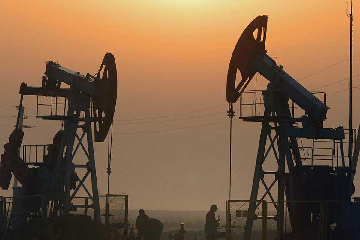 Стоимость нефти на бирже в Лондоне рухнула вниз, обновив новый минимум с декабря 2008 года