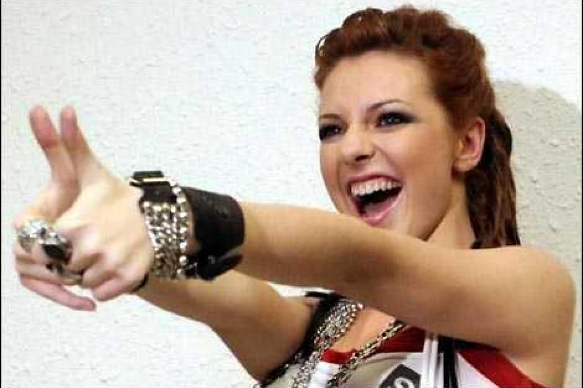 Певица Наталья Подольская поделилась с поклонниками новогодним семейным фото