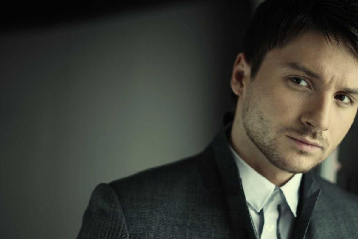 Певец Сергей Лазарев принял в свой дом дочь погибшего брата 